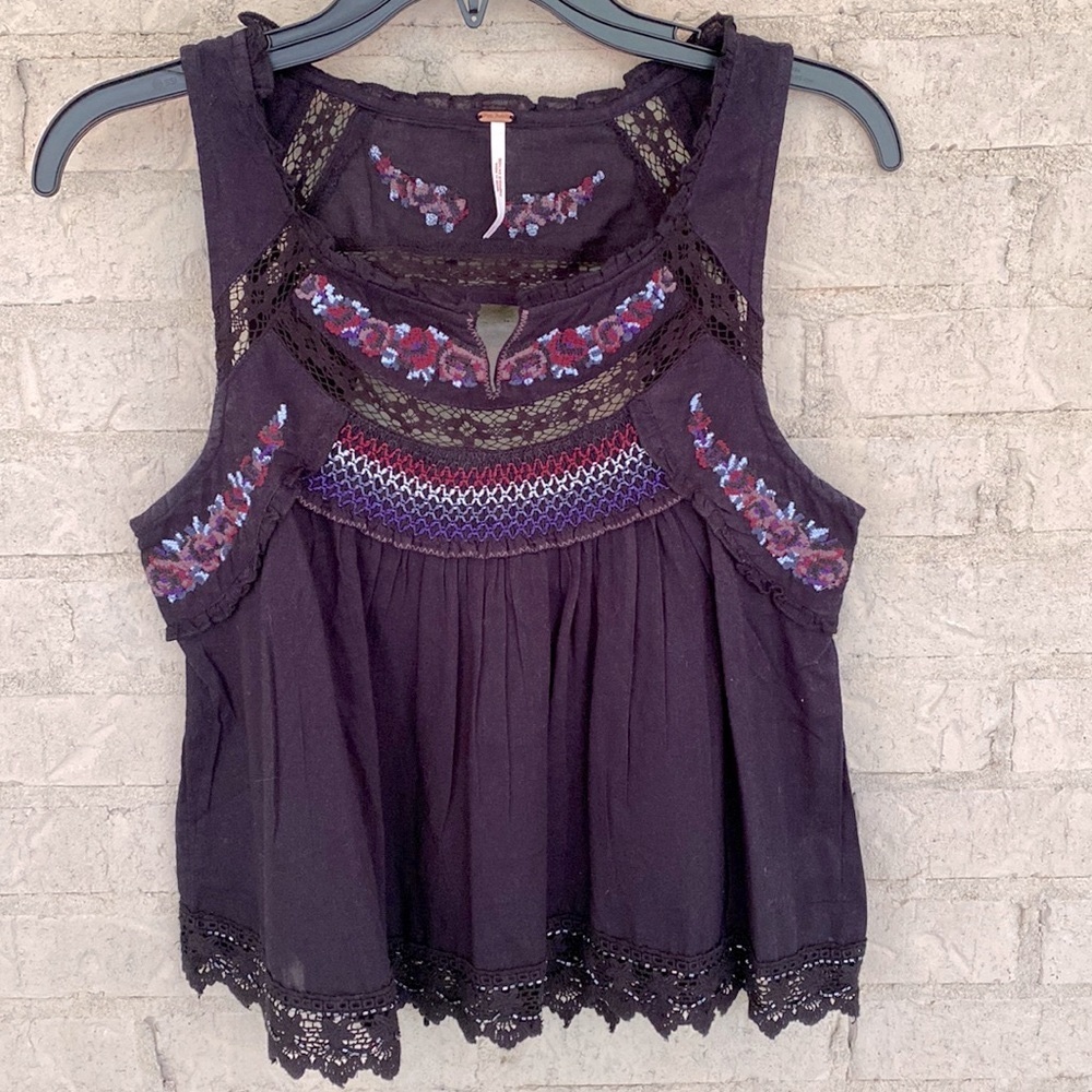 Free People Embroidered Y2K cut out crop swing top. Small